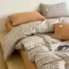Conjunto de Gaze Enrugada Japonês de Quatro Peças Xadrez Simples Conjunto de Três Peças para Estudante Capa de Edredom Listrada Disponível para Todas as Estações Roupa de Cama
