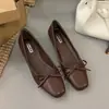 Sapatos Rasos Quadrados Estilo Coreano com Laço 2026 Novo Modelo Estilo Fada Noturna Sapatos Rasos Vovó Sapatilhas