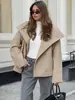 Nuevo Estilo Otoño/Invierno 2026 Abrigo Corto de Imitación Lana con Cuello Grande Doble Botonadura Holgado Superior Abrigo Casual Simple Europeo y Americano