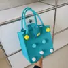 Bolsa de Feltro com Boneca Pequena de Desenho Animado Caixa de Presente Bolsa de Compras de Feltro Festa de Aniversário Bolsa de Presente de Mão Estilo Igual ao Little Red Book