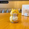 Estilo Original de Talla en Madera Colección Meow Pequeños Adornos Dibujos Animados Creativos Gato de Resina Exquisita Decoraciones de Escritorio para Coche