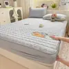 2026 Nueva Clase A Sábana Bajera Acolchada 100% Algodón Bordado de Algodón Puro Aplique Dibujos Animados Protector de Colchón Simmons Cubre Cama