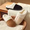 Chinelos peludos de sola grossa para mulheres, para usar no inverno ao ar livre, chinelos de algodão pelúcia e espessados para casa, antiderrapantes e quentes, chinelos de pelúcia da moda
