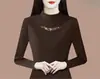 Elegante e versátil top quente, nova moda outono e inverno camisa base para mulheres, elegante gola semi-alta manga longa