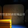 Parede de fundo com gravação em couro luminoso, parede de fundo de bolsa rígida com relevo transparente, parede de fundo de TV, sofá, sala de estar, hotel, iluminação, fundo gravado