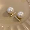 Aretes de Perlas de Lujo Ligero para Mujer Diseño Nicho Sensación Elegante Aretes de Alta Gama 2023 Nuevo Estilo Caliente Estilo Occidental Aretes Vintage