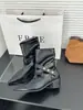 Botines cortos de punta con suela blanda para mujer, nuevos botines de otoño e invierno 2026 para mujer con correas de cuero, tacones altos gruesos, estilo británico Botas Martin