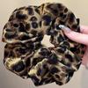 Anillo para el cabello con diseño de leopardo, estilo retro, elegante, para el intestino grueso, con forma de bola y cuerda roja para la cabeza, accesorio para el cabello de alta elasticidad y moda.
