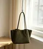 Bolso de Hombro tipo Tote de Gamuza de Gran Capacidad para Mujer 2026 Maillard Retro Versátil para Commuter de Otoño e Invierno