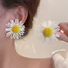 Pendientes Tejidos de Flor Hechos a Mano Estilo Bohemio Clavos de Oreja de Alta Gama para Mujeres Nicho Versátiles Elegantes Pendientes de Estilo Festivo