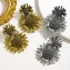 Pendientes florales de plata vintage transfronterizos europeos y americanos con un diseño geométrico de alta gama, versátiles para la moda de verano y el uso diario, para mujer