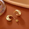 Pendientes Clásicos Franceses Retro Dorados en Forma de C Diseño de Nicho Pendientes de Moda de Gama Alta Pendientes de Cobre Chapados en Oro Real de 18K