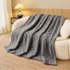 Manta de terciopelo tafetán dormitorio infantil cuatro estaciones manta cálida cubierta para siesta de oficina manta de sofá de terciopelo coral aire acondicionado