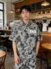 Camisa de Manga Corta con Estampado de Peine de Dientes de Perro Tie-Dye Tinta y Pedrería Número 99 para Hombre, Nuevo Top Casual Holgado de Primavera/Verano para Mujer
