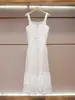Shenzhen Nanyou Ropa Fina para Mujer Nueva Colección de Verano Elegante Estilo Francés Vestido Blanco con Tirantes y Adorno de Encaje Color Albaricoque