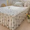 Falda de Cama Acolchada Estilo Coreano Colcha Pieza Única Estilo Pastoral Falda de Cama con Volantes de Encaje Delantal Cubierta Protectora Todas las Estaciones Universal Primavera Otoño