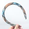 Diadema de ala ancha con diseño de cuadros estilo universitario para mujer, accesorio para el cabello con presión, estilo retro, elegante y extrovertido.