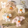 Coelhinho Fofo de Cachecol Pingente Pelúcia Boneca Acessório de Bolsa Chaveiro Boneca de Barraca Brinquedo Adorável e Divertido
