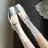 Meias de cano médio, cor branco leitoso com estampa escura e borda enrolada, com xadrez de corações vazados, meias empilhadas para primavera e verão, feitas de algodão macio e amigável à pele para mulheres