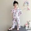 Pijama Infantil Feminino Primavera e Outono 2026 Novo Estiloso Conjunto de Primavera para Crianças Cardigã de Gaze para Bebê Conjunto de Loungewear