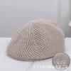 Estilo Nuevo Primavera y Verano Diseño de Nicho Personalizado Gorra Frontal Tejida a Mano Hueca con Perlas para Mujer, Sombrero Ligero y Transpirable de Pico de Pato