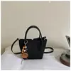 Bolsa Cubo de Felpa Retro de Gamuza 2026 para Mujer, Gran Capacidad, de Hombro/de Mano, para Viajes Diarios, Versátil, Sencilla, a la Moda, Bolso Cruzado