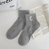 Meias Masculinas Primavera e Verão Tubo Curto Esportes Finos Simples Meias Femininas Meias Curtas Suor Absorvente Desodorante Ins Moda Meias Bordadas de Algodão