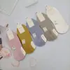 Calcetines Invisibles Nuevos Xinshiyu Primavera/Verano para Hombres y Mujeres, Calcetines Bajos Ultra-Invisibles de Silicona Antideslizantes, Venta al por Mayor desde el Fabricante