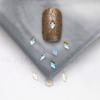 Wengenie mismo estilo Aurora Hielo transparente plano forma especial joya para uñas de diamante Red de diamantes popular punta del dedo Diamante mezclado venta al por mayor