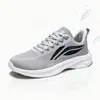 Zapatos transpirables de malla tejida de punto de gran tamaño transfronterizos para hombre, populares zapatos casuales de moda de verano y otoño, zapatos deportivos simples versátiles