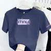 Camiseta Única Versátil de Hombro Recto y Manga Corta para Mujer, Nuevo Estilo Verano 2026, Corte Holgado, Adelgazante, Top Casual de Cuello Redondo