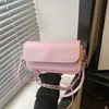 Bolsa Transversal Pequena Quadrada Feminina 2026 Nova Estilosa Tendência PU Simples Casual Textura Tecida