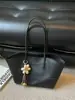 Bolso de axila de alta gama para mujer transfronterizo, nueva moda otoño 2026, bolso popular para la oficina y el trabajo, bolso tote versátil
