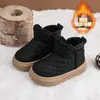 Novas botas de neve de inverno para bebês, impermeáveis e quentes, botas curtas para meninos e meninas, com fleece adicionado e botas de algodão antiderrapantes espessadas