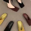 Sapatos Slip-On de Solado Plano para Uso Externo, Confortáveis e Versáteis, Chinelos Simples, Chinelos Quadrados da Moda Estilo Francês para Mulheres, Nova Coleção Primavera/Verão 2025