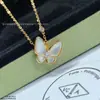Collar de Mariposa Versión de Alta Gama para Mujer, Nácar Blanco, Diseño de Nicho de Lujo Ligero, Cadena para Clavícula de Alta Gama, Cadena para Clavícula de 18 Pulgadas con un Toque de Sofisticación