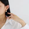 Pendientes de perlas geométricas simples de moda europea y americana, elegantes, de alta gama, de diseño de nicho, accesibles, de lujo, versátiles, con aguja de plata.
