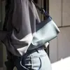 Bolso de Hombro Versátil de Gama Alta, Bolso Pequeño de Piel Suave, Bolso Tipo Dumpling para Mujer, Bolso Cruzado Francés de Media Luna Otoño/Invierno 2026