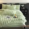 Juego de Cuatro Piezas Estilo Falda de Cama de Felpa de Conejo Engrosada Sábana de Leche Funda Nórdica Doble Cara Más Felpa Franela Coral Fleece Invierno