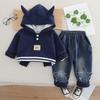 Moda para Niños Primavera Nueva 2025 Estilo Coreano Manga Larga para Niños Tirador de Cuerno Pantalones de Mezclilla Estrella de Cinco Puntas Guapo Dos