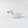 Pato Xiaojiang es una artesanía de madera puramente tallada a mano hecha de madera maciza, una pequeña decoración de animal para la sala de estar o el escritorio de la oficina