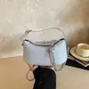 Bolsa Vintage Tecida à Mão 2026 Novo Modelo para Mulheres, Versátil de Nicho Retrô de Ombro, Bolsa de Ombro e de Mão Estilo Cesta