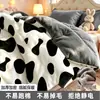 Colcha de terciopelo de leche con relleno de felpa, colcha de otoño e invierno, adecuada para dormitorios, uso individual o doble, engrosada y cálida para uso en el hogar