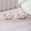 Aretes de Círculo de Perlas Camelia de Aguja de Plata 925 Aretes Temperamento Femenino Diseño Nicho Sentido Avanzado Anillo de Oreja Joyería de Oreja