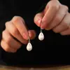 Pendientes de Plata de Ley 925 con Forma de Gota de Agua y Perla de Agua Dulce para Mujer Estilo Ins Pendientes Versátiles de Nicho Pendientes Retro de Gama Alta Venta al por Mayor