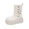 Botas Fashion de Camurça Bordada com Renda de Alto Padrão Retrô Botas para Mulheres Outono e Inverno 2025 Novo Estilo Simples Emagrecimento Visual Botas Curtas