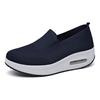 Tamanho grande Slip-on Pé Preguiçoso Plataforma Almofada de Ar Esportes Sapatos de Balanço Novas Femininas Fly-Woven Mesh Respirável Sapatos Casuais