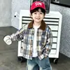 Roupas de Primavera e Outono para Meninos Camisa Estilo Coreano Infantil Bonito Moderno Xadrez Casual Camisa Crianças Pequenas e Médias Versátil Top Jaqueta
