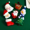 Broche de Peluche Navideño 2025 Árbol de Navidad Grande Muñeco de Nieve Ciervo Pin Decoración Bufanda Accesorios