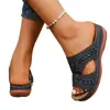 Sandálias Casuais Confortáveis Vazadas Slip-on Femininas Plus Size de Comércio Exterior para o Verão de 2026 Tamanho Único Serve na Maioria